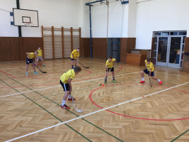 Hokejbalový set na ZŠ Kaplického v Liberci (2).jpg